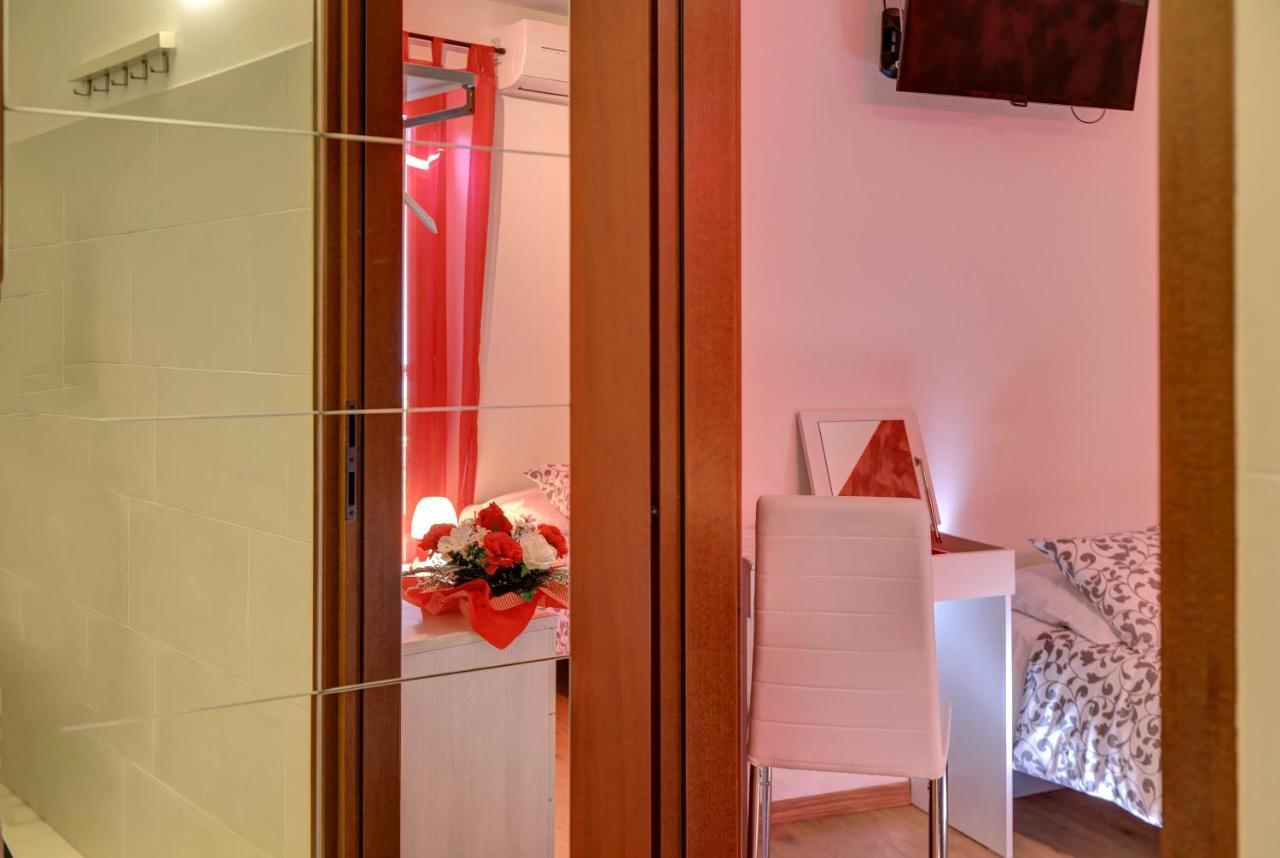 Hotel Dal Rosso San Floriano del Cóllio Esterno foto