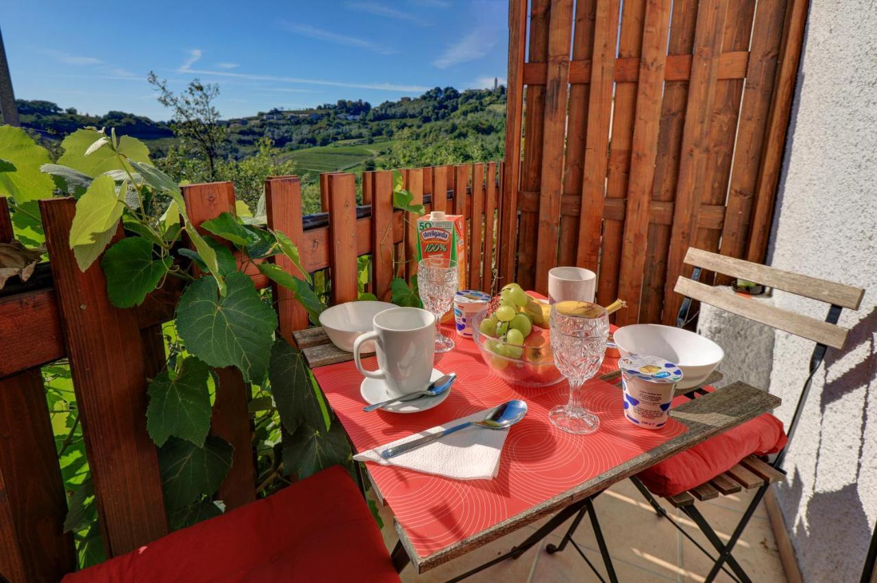 Hotel Dal Rosso San Floriano del Cóllio Esterno foto