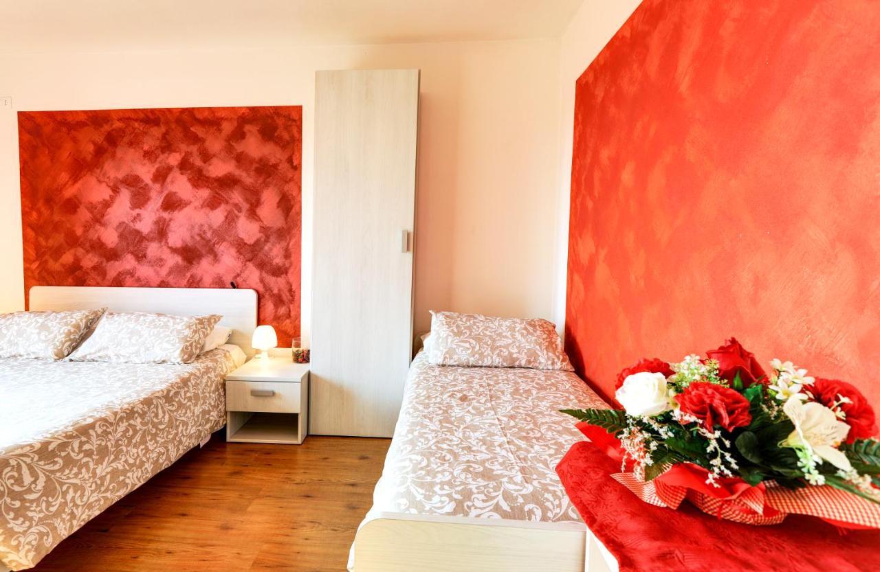 Hotel Dal Rosso San Floriano del Cóllio Esterno foto
