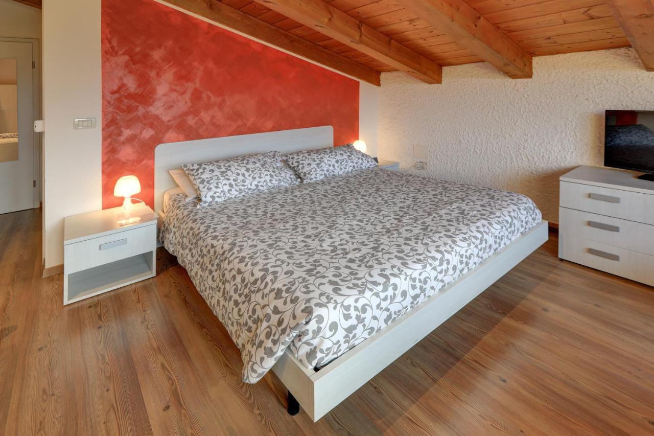 Hotel Dal Rosso San Floriano del Cóllio Esterno foto
